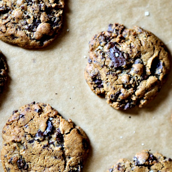 gluten-free chocolate chip cookies | Healthy Green Kitchen