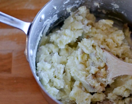 Mashed potatoes in a pot.