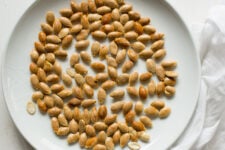 A simple and thorough guide to roasting your own pumpkin seeds at home. Click through for the healthiest, most addictive snack you ever made at home!